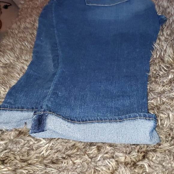 Levis Jean Capris Size 24 - Picture 2 of 5